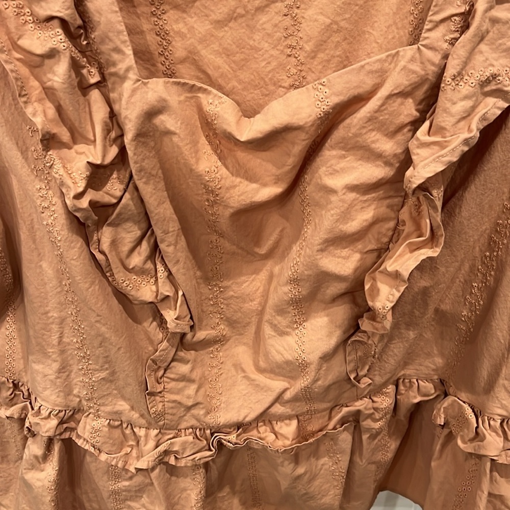Universal Thread Brand 2X Ruffled Women’s Blouse - Picture 3 of 4